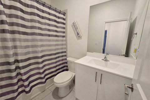 Adosado en alquiler en Lauderhill, Florida, 3 dormitorios, 159.05 m2 № 2046655 - foto 24