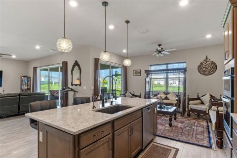 Casa en venta en Orlando, Florida, 5 dormitorios, 309.64 m2 № 1919924 - foto 15