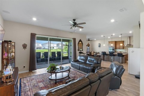 Casa en venta en Orlando, Florida, 5 dormitorios, 309.64 m2 № 1919924 - foto 22