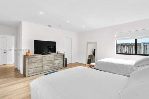 Casa en alquiler en Miami Beach, Florida, 3 dormitorios, 188.41 m2 № 1993262 - foto 13