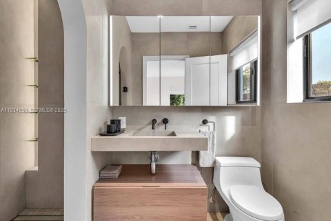 Casa en alquiler en Miami Beach, Florida, 3 dormitorios, 188.41 m2 № 1993262 - foto 10