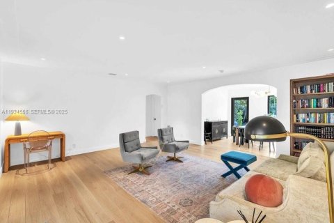Casa en Miami Beach, Florida 3 dormitorios, 188.41 m2 № 1993262