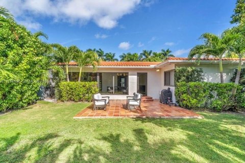 Casa en alquiler en Miami Beach, Florida, 3 dormitorios, 188.41 m2 № 1993262 - foto 16