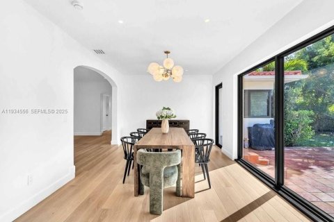 Casa en alquiler en Miami Beach, Florida, 3 dormitorios, 188.41 m2 № 1993262 - foto 6