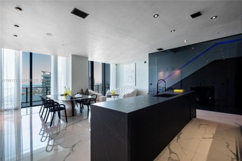 Copropriété à louer à Miami, Floride: 3 chambres, 195.84 m2 № 2080134 - photo 5