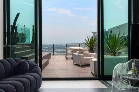 Copropriété à louer à Miami, Floride: 3 chambres, 195.84 m2 № 2080134 - photo 2
