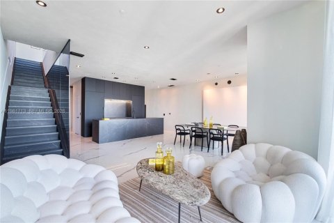 Copropriété à louer à Miami, Floride: 3 chambres, 195.84 m2 № 2080134 - photo 12