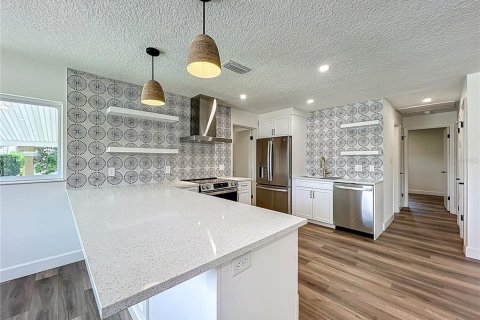 House in Orlando, Florida 4 bedrooms, 167.5 sq.m. № 1795786 - photo 10