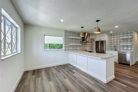 House in Orlando, Florida 4 bedrooms, 167.5 sq.m. № 1795786 - photo 9