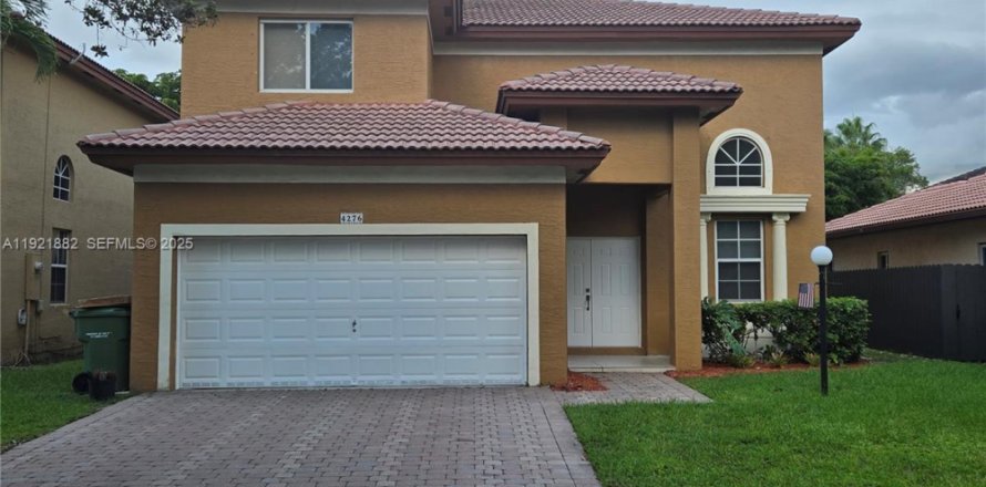 Casa en Homestead, Florida 3 dormitorios, 195.56 m2 № 1976672