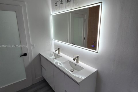 Casa en alquiler en Homestead, Florida, 3 dormitorios, 195.56 m2 № 1976672 - foto 15