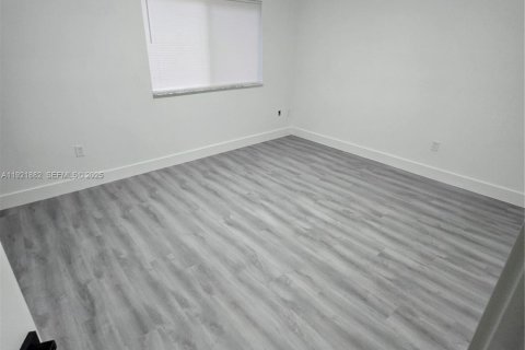 Casa en alquiler en Homestead, Florida, 3 dormitorios, 195.56 m2 № 1976672 - foto 11