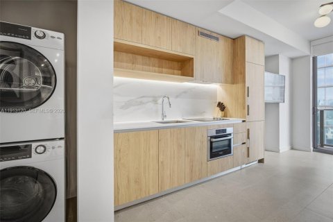 Condo in Miami, Florida  № 2082367 - photo 18