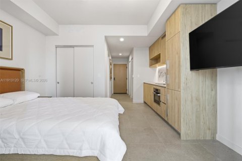Condo in Miami, Florida  № 2082367 - photo 10