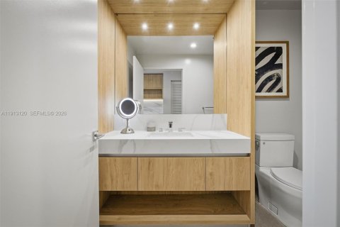 Condo in Miami, Florida  № 2082367 - photo 17