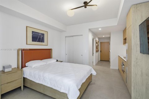 Condo in Miami, Florida  № 2082367 - photo 8