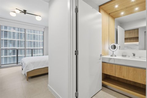 Condo in Miami, Florida  № 2082367 - photo 16