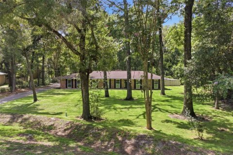House in Gainesville, Florida 5 bedrooms, 255.85 sq.m. № 2310745