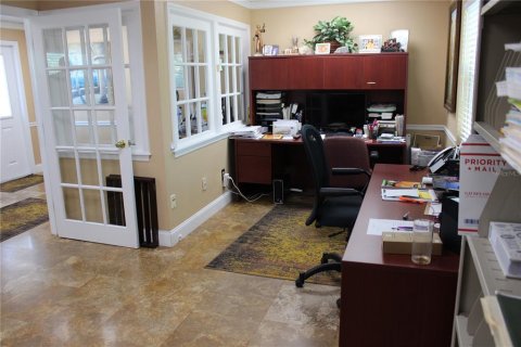 Propiedad comercial en alquiler en Clearwater, Florida, 130.53 m2 № 1613558 - foto 4