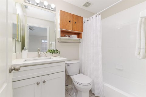 Casa en venta en Tampa, Florida, 4 dormitorios, 226.03 m2 № 1803182 - foto 24