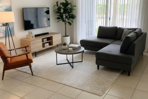 Condo in Pembroke Pines, Florida, 1 bedroom  № 1953802 - photo 4