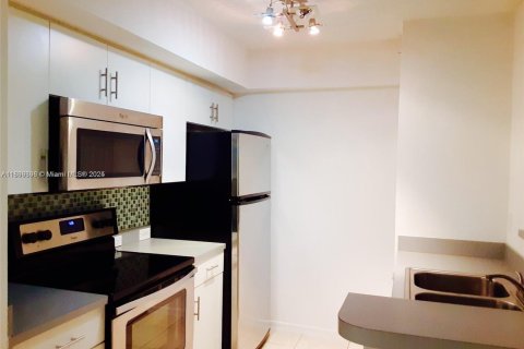 Condo in Pembroke Pines, Florida, 1 bedroom  № 1953802 - photo 2