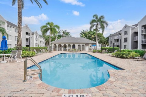 Condo in Pembroke Pines, Florida, 1 bedroom  № 1953802 - photo 16