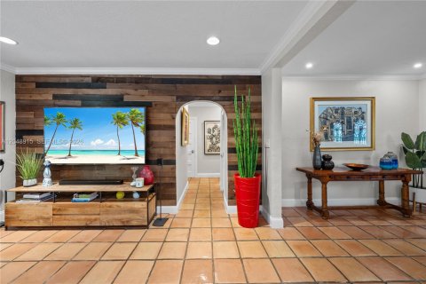 Casa en venta en Miami, Florida, 5 dormitorios, 284 m2 № 2248460 - foto 24
