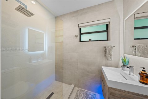 Casa en venta en Miami, Florida, 5 dormitorios, 284 m2 № 2248460 - foto 27