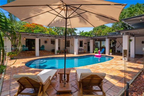 Casa en venta en Miami, Florida, 5 dormitorios, 284 m2 № 2248460 - foto 16