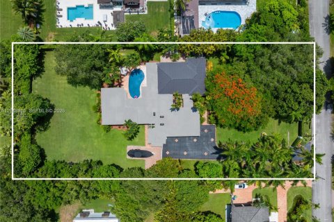 Casa en Miami, Florida 5 dormitorios, 284 m2 № 2248460