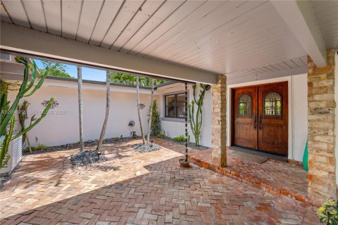 Casa en venta en Miami, Florida, 5 dormitorios, 284 m2 № 2248460 - foto 22