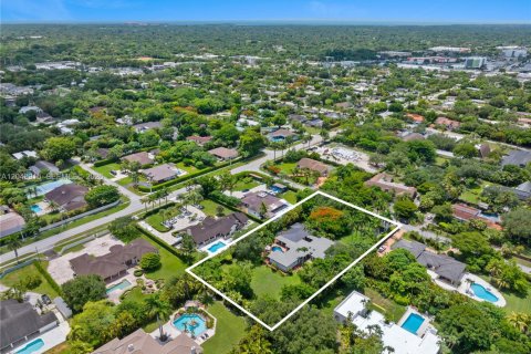 Casa en venta en Miami, Florida, 5 dormitorios, 284 m2 № 2248460 - foto 11