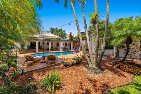 Casa en venta en Miami, Florida, 5 dormitorios, 284 m2 № 2248460 - foto 19