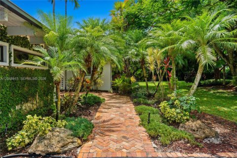 Casa en venta en Miami, Florida, 5 dormitorios, 284 m2 № 2248460 - foto 30