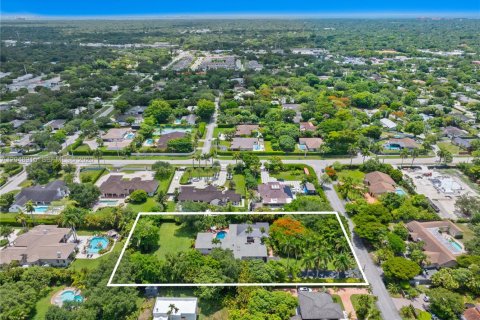 Casa en venta en Miami, Florida, 5 dormitorios, 284 m2 № 2248460 - foto 9
