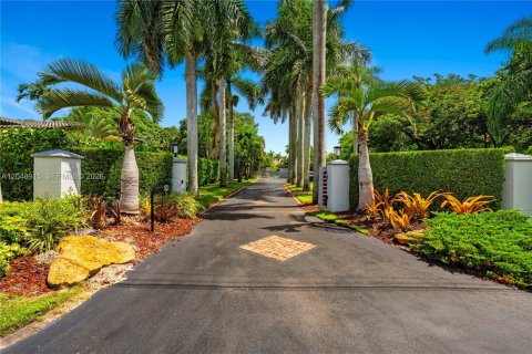 Casa en venta en Miami, Florida, 5 dormitorios, 284 m2 № 2248460 - foto 13