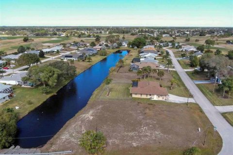 Land in Rotonda, Florida № 1385103 - photo 1