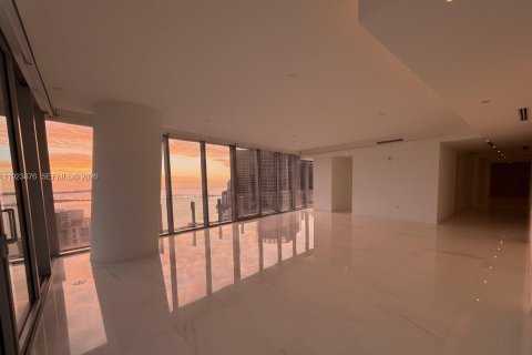 Снять в аренду квартиру в Майами, Флорида 5 спален, 349.13м2, № 1982315 - фото 9