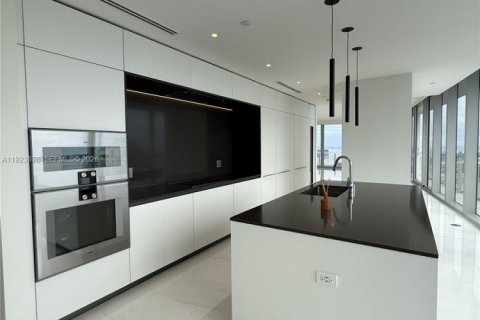 Снять в аренду квартиру в Майами, Флорида 5 спален, 349.13м2, № 1982315 - фото 19