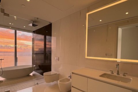 Снять в аренду квартиру в Майами, Флорида 5 спален, 349.13м2, № 1982315 - фото 15