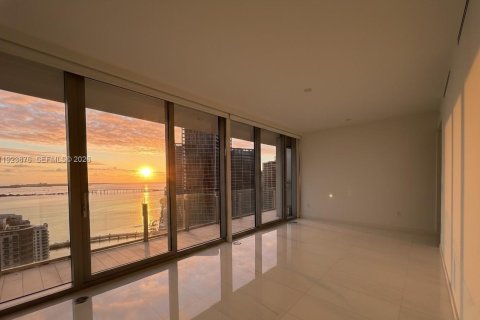 Снять в аренду квартиру в Майами, Флорида 5 спален, 349.13м2, № 1982315 - фото 6