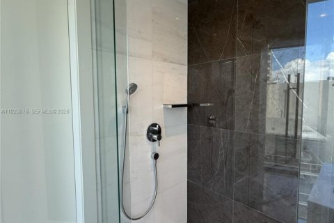 Снять в аренду квартиру в Майами, Флорида 5 спален, 349.13м2, № 1982315 - фото 14