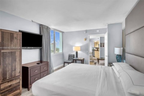 Condominio en venta en Fort Lauderdale, Florida, 1 dormitorio, 43.66 m2 № 1696031 - foto 12