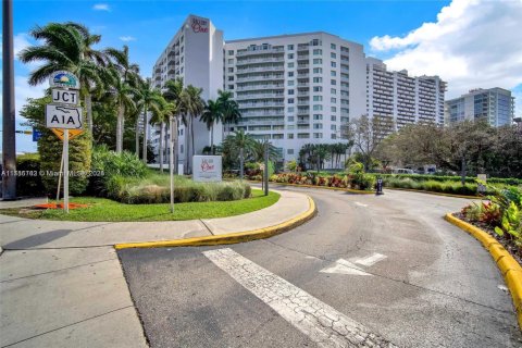Condominio en venta en Fort Lauderdale, Florida, 1 dormitorio, 43.66 m2 № 1696031 - foto 4