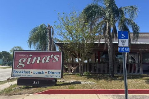 Commercial property in Daytona Beach, Florida 422.71 sq.m. № 1768038 - photo 1