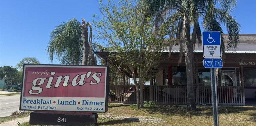 Commercial property in Daytona Beach, Florida 422.71 sq.m. № 1768038