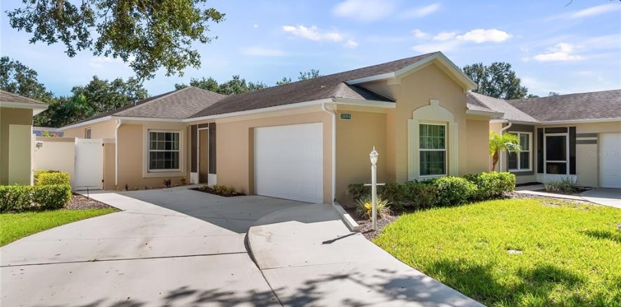 Casa en Clermont, Florida 2 dormitorios, 108.7 m2 № 1848460