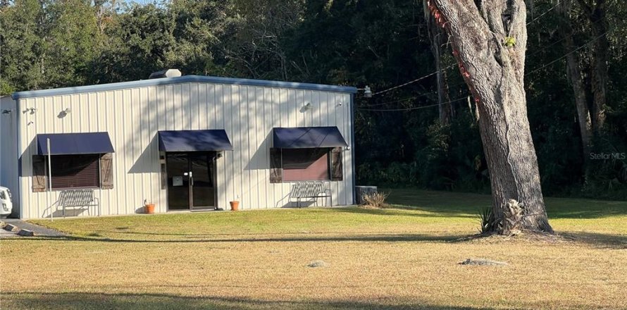 Commercial property in Ocala, Florida 282.42 sq.m. № 2139432