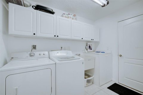 Villa ou maison à vendre à Bradenton, Floride: 2 chambres, 147.71 m2 № 621477 - photo 25